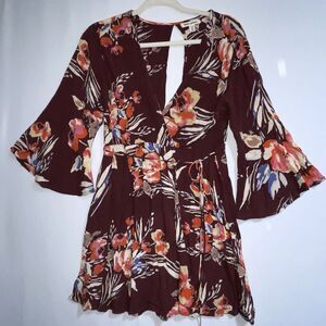 BILLABONG Floral Faux Wrap Mini Dress Flare Sleeve Cutout Back Women’s Size XS